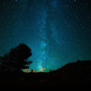 摸闺蜜女儿奶操BB
